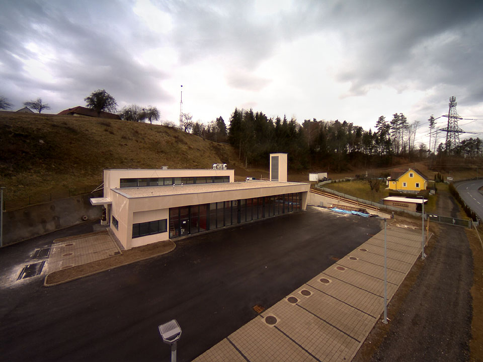 Archivbild Baukamera 1 - Webcam 'Gesamtansicht' - Baustelle Neubau Rüsthaus der Freiwilligen Feuerwehr Krumegg (Kamera ist nicht mehr in Betrieb)